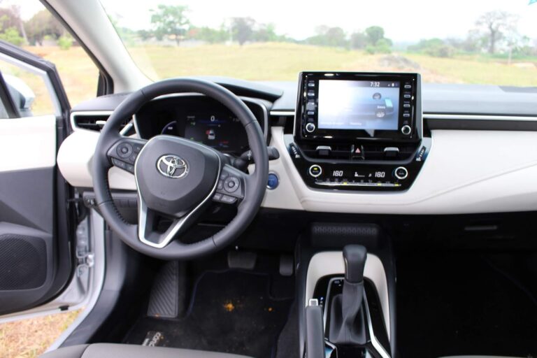 novo-Corolla-2020-hybrid (40)